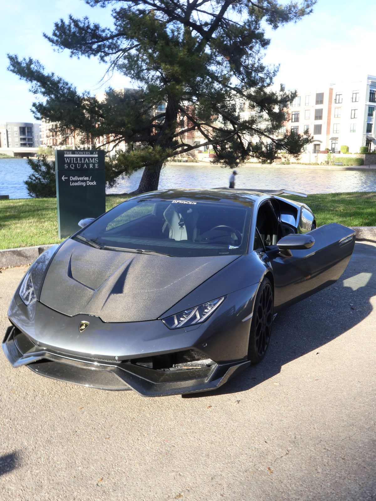 Porsche Macan gallery image 2