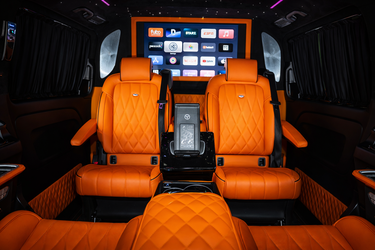 Porsche Macan gallery image 2